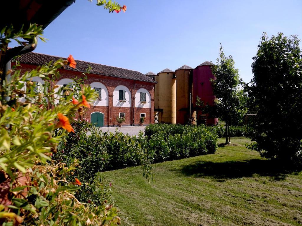 Agriturismo Cascina Nuova Villa วาเลนซา ภายนอก รูปภาพ