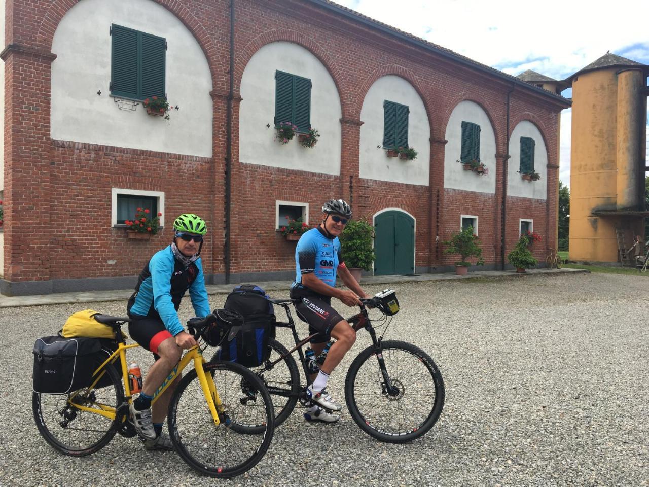 Agriturismo Cascina Nuova Villa วาเลนซา ภายนอก รูปภาพ